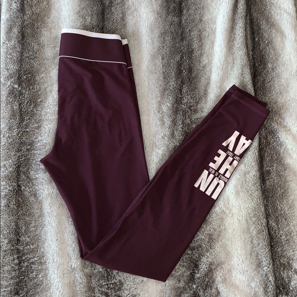 H&M workout tights size XS burgundy